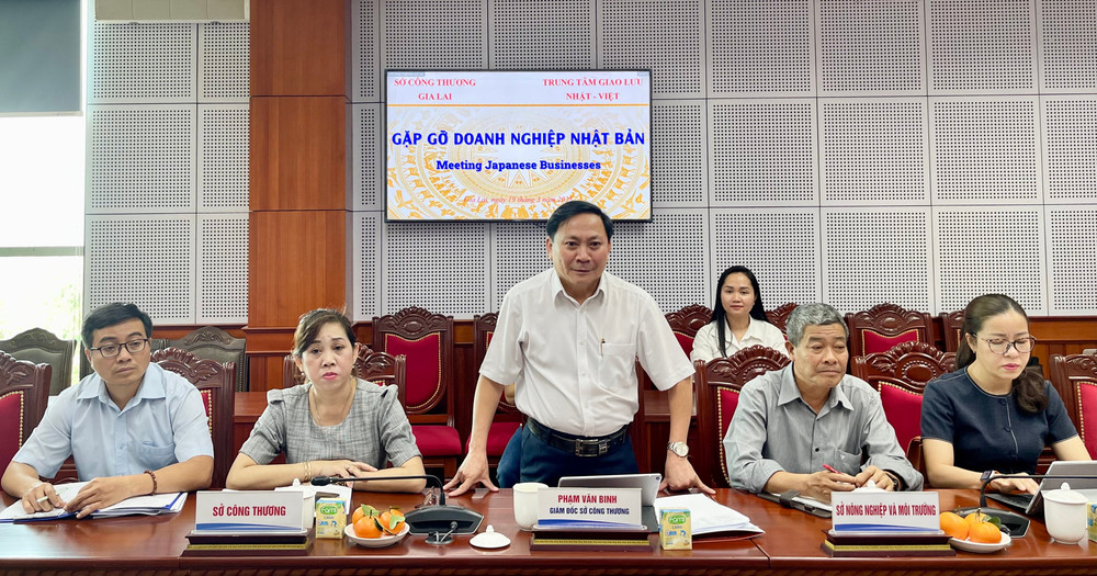 Ông Phạm Văn Binh-Giám đốc Sở Công thương Gia Lai phát biểu tại buổi làm việc. Ảnh: V.T 33.jpg