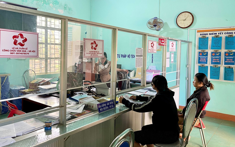 UBND tỉnh công bố 2 thủ tục hành chính mới trong lĩnh vực đăng ký, quản lý cư trú. Ảnh: V.T ubnd.jpg
