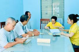 Gia Lai tăng cường chi trả trợ cấp không dùng tiền mặt cho người có công với cách mạng