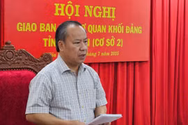 Trưởng Đoàn Đại biểu Quốc hội tỉnh Châu Ngọc Tuấn phát biểu kết luận tại buổi làm việc