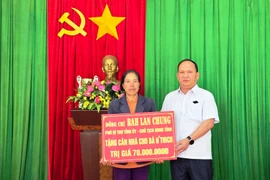 Chủ tịch UBND tỉnh Gia Lai Rah Lan Chung dự sinh hoạt Chi bộ làng Ia Lang