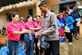 Trao 500 suất ăn miễn phí cho bệnh nhân điều trị tại Bệnh viện Đa khoa Gia Lai