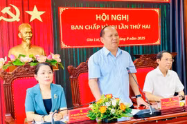 Đồng chí Rah Lan Chung-Bí thư Đảng ủy Các cơ quan Đảng tỉnh phát biểu tại hội nghị. Ảnh: Phi Long