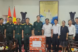 Bí thư Tỉnh ủy Gia Lai Hồ Văn Niên tiếp, làm việc với Tư lệnh Quân đoàn 34