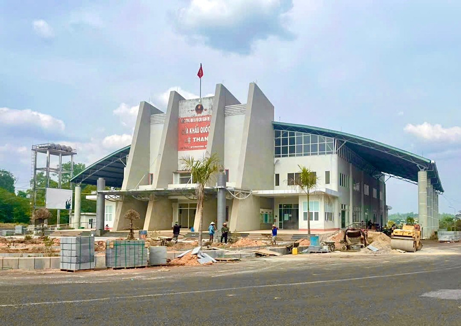 Dự án Hạ tầng Khu kinh tế Cửa khẩu Quốc tế Lệ Thanh đang đẩy nhanh tiến độ thi công. Ảnh: Hà Duy du-an-ha-tang-khu-kinh-te-cua-khau-quoc-te-le-thanh-dang-day-nhanh-tien-do-thi-cong-du-kien-hoan-thanh-cuoi-nam-2025-anh-ha-duy.jpg