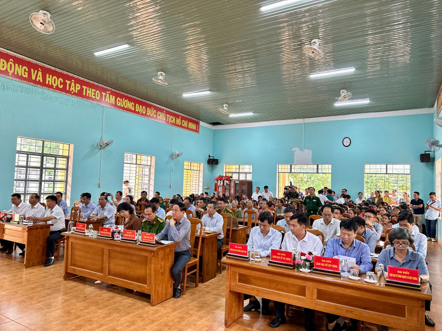 Quang cảnh buổi làm việc tại xã Ia Dom. Ảnh: Hà Duy quang-canh-buoi-lam-viec-tai-xa-ia-dom-anh-ha-duy.jpg