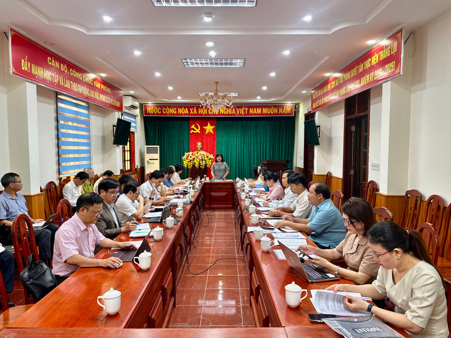 Quang cảnh buổi giám sát việc thực hiện các kiến nghị sau các đợt giám sát, khảo sát của Ban Văn hóa-Xã hội HĐND tỉnh. Ảnh: Hà Duy quang-canh-buoi-giam-sat-cua-ban-van-hoa-xa-hoi-hdnd-tinh-anh-ha-duy.jpg