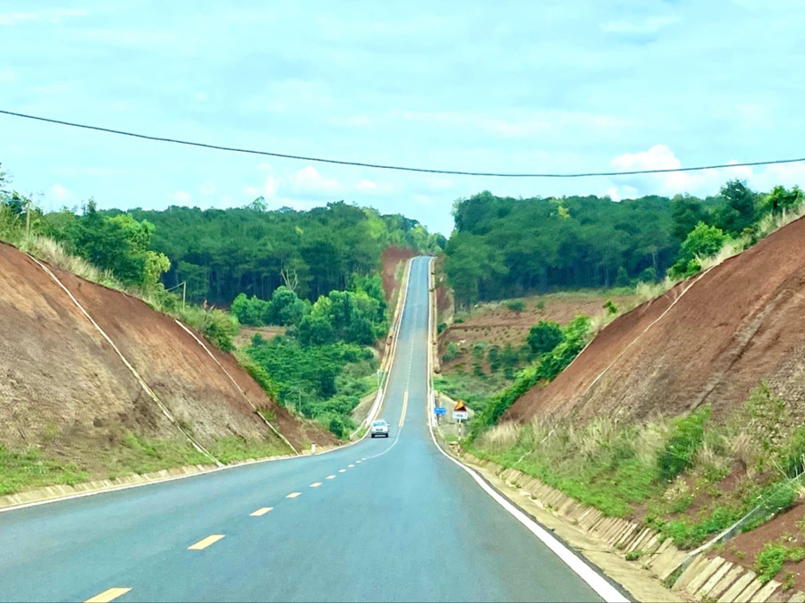 Gia Lai sửa đổi, bổ sung 5 thủ tục hành chính và bãi bỏ 1 thủ tục hành chính trong lĩnh vực đầu tư theo phương thức PPP, đấu thầu lựa chọn nhà đầu tư. Ảnh: Minh hoạ co-so-ha-tang-ngay-cang-hoan-thien-la-mot-trong-nhung-yeu-to-gop-phan-giup-gia-lai-trong-cong-tac-thu-hut-dau-tu-anh-ha-duy-8968-2928-2430-9786-8353.jpg
