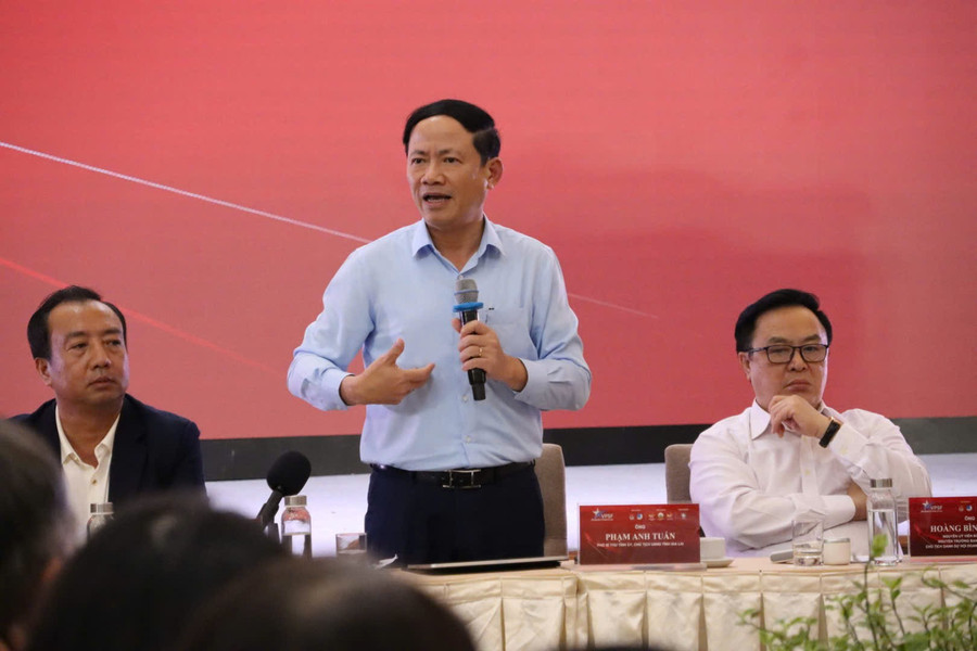 Chủ tịch UBND tỉnh Phạm Anh Tuấn phát biểu tại Diễn đàn Kinh tế tư nhân 2025 cụm Nam Trung bộ và Tây Nguyên. Ảnh: Hà Duy ong-pham-anh-tuan-chu-tich-ubnd-tinh-phat-bieu-chi-dao-tai-dien-dan-kinh-te-tu-nhan-2025-cum-nam-trung-bo-va-tay-nguyen-anh-ha-duy.jpg