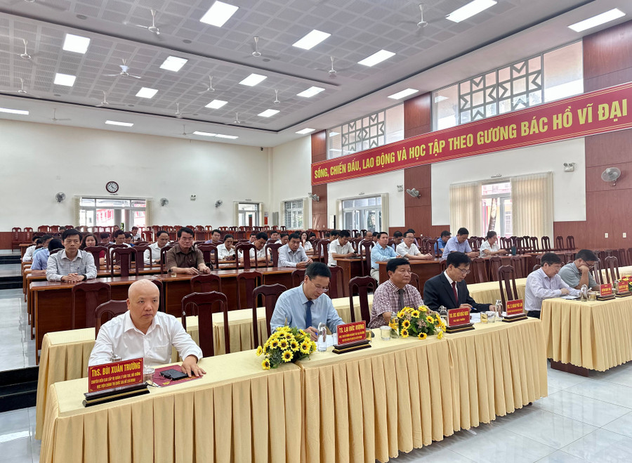 Các học viên đã hoàn thành xuất sắc khoá học. Ảnh: Hà Duy 43-hoc-vien-da-hoan-thanh-xuat-sac-khoa-hoc-anh-ha-duy.jpg
