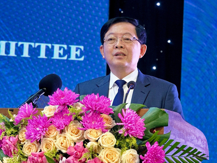 Đồng chí Hồ Quốc Dũng-Ủy viên Ban Chấp hành Trung ương Đảng, Bí thư Tỉnh ủy Gia Lai phát biểu tại Hội nghị. Ảnh: Hà Duy dong-chi-ho-quoc-dung-uy-vien-ban-chap-hanh-trung-uong-dang-bi-thu-tinh-uy-phat-bieu-be-mac-hoi-nghi-anh-ha-duy.jpg