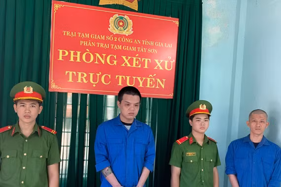 Xét xử trực tuyến vụ tàng trữ trái phép chất ma túy, bị cáo lĩnh 3 năm 6 tháng tù giam