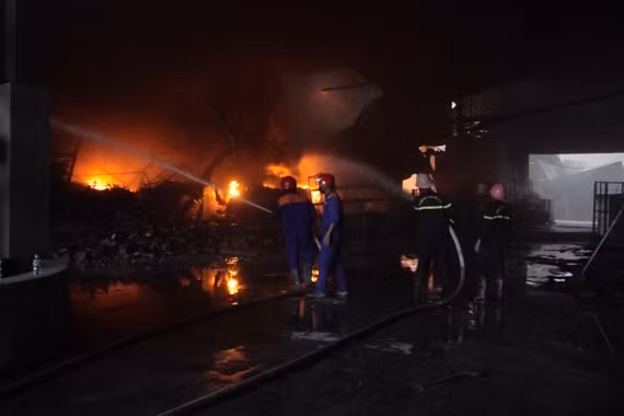 Gia Lai: Cháy lớn tại Công ty TNHH Tổng hợp Tân Đại Hưng