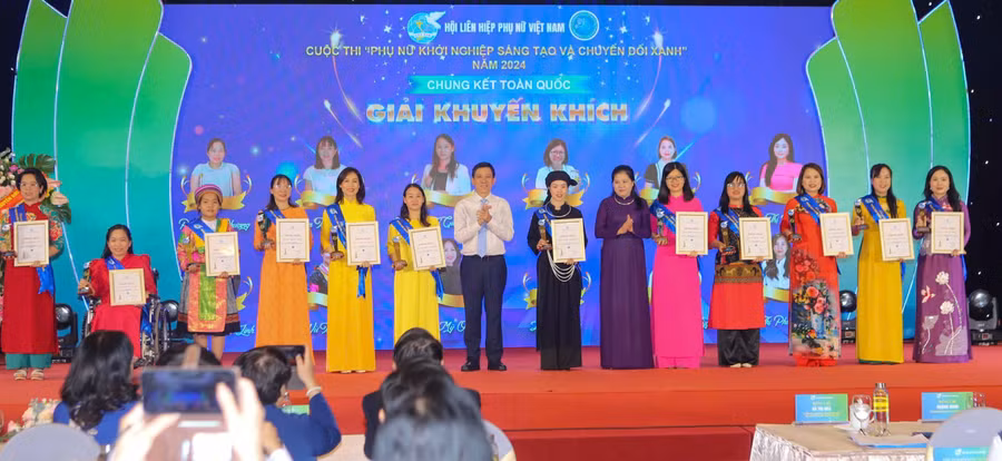 nguyen-thi-thu-trang-anh-bao-phu-nu-viet-nam-5534.jpg