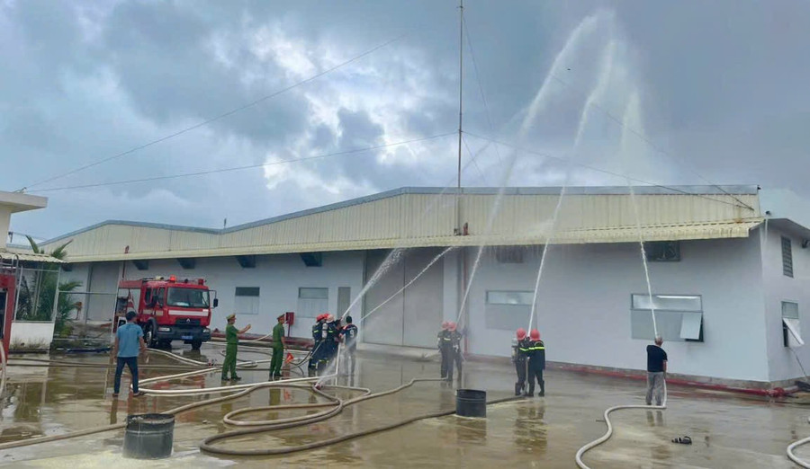 Quang cảnh buổi diễn tập. Ảnh: ĐVCC dien-tap-tai-cong-ty-tingco.jpg