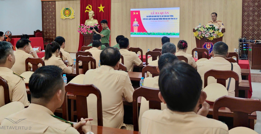 Quang cảnh lễ ra quân. Ảnh: N.L ra-quan-atgt1.jpg