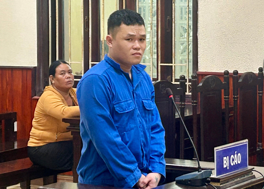 Bị cáo Nghĩa tại phiên tòa sơ thẩm ngày 31-10. Ảnh: N.L bi-cao-nghia.jpg