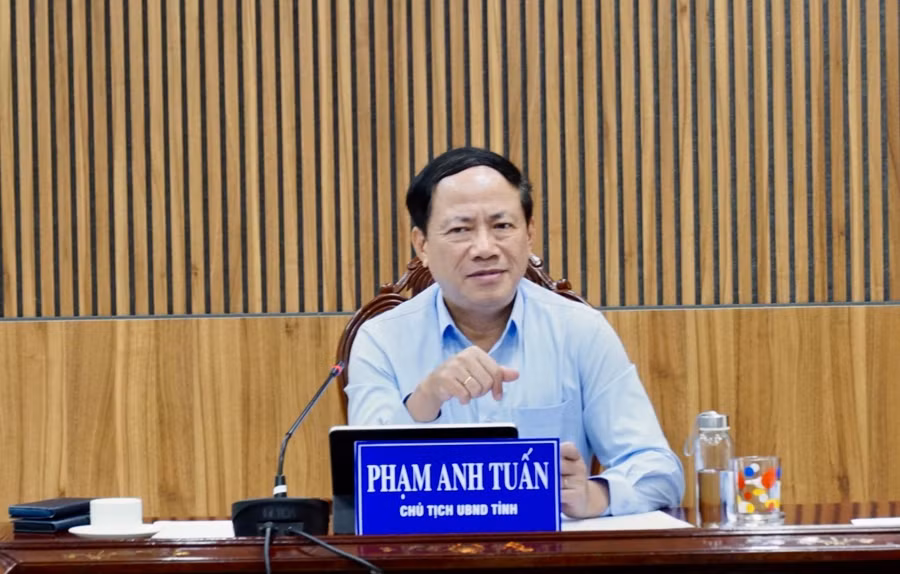 chu-tich-ubndtinh-pham-anh-tuan-tiep-cong-dan-dinh-ky-7826.jpg