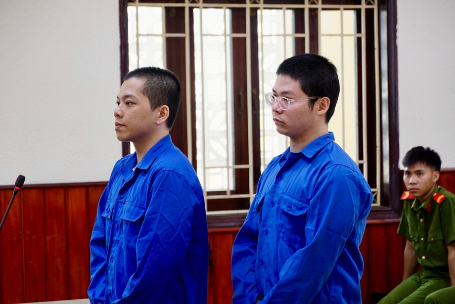 2 bị cáo Hoàng và Kiệt tại phiên tòa xét xử sơ thẩm. Ảnh: N.L tuyen-phat-hai-bi-cao-pham-toi-ma-tuy.jpg