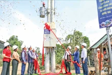 Mùa xuân bừng sáng ở Canh Tiến