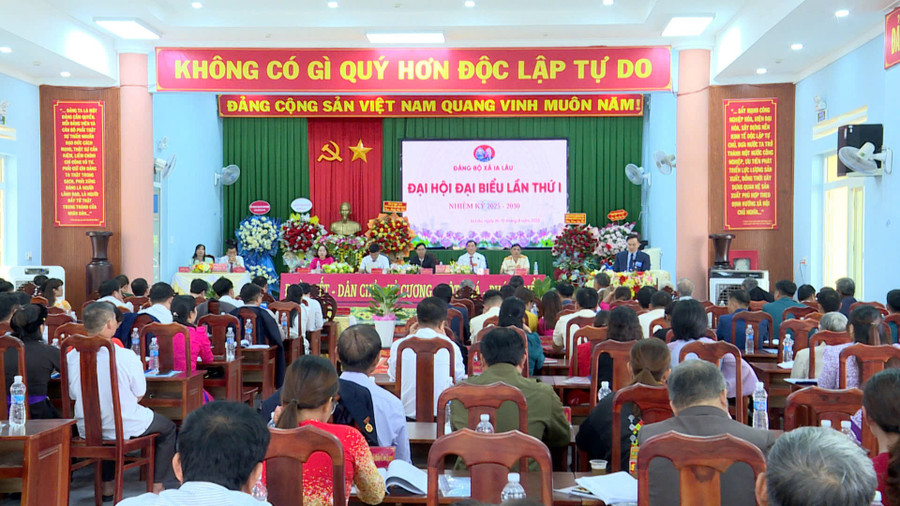 Quang cảnh Đại hội. Ảnh: Huy Toàn z6909789574550-3ebabbdf8659fb3ee7f192cec7489f26.jpg