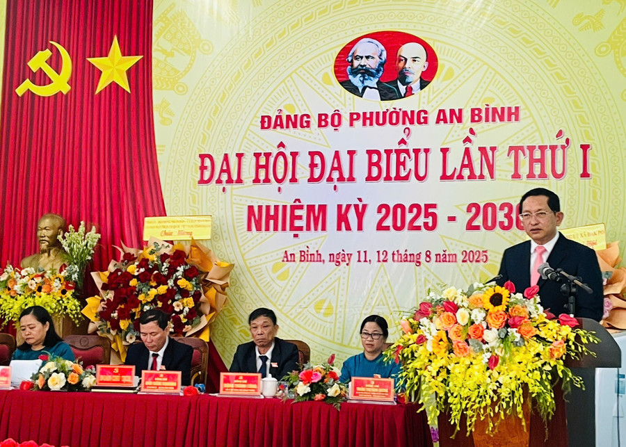 Ủy viên Ban Thường vụ Tỉnh ủy, Trưởng Ban Tổ chức Tỉnh ủy Mai Việt Trung phát biểu chỉ đạo tại Đại hội. Ảnh: Thế Huynh uy-vien-ban-thuong-vu-tinh-uy-truong-ban-to-chuc-tinh-uy-mai-viet-trung-phat-bieu-chi-dao-dai-hoi.jpg