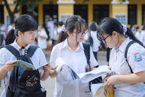 Tình người trong kỳ thi khắc nghiệt