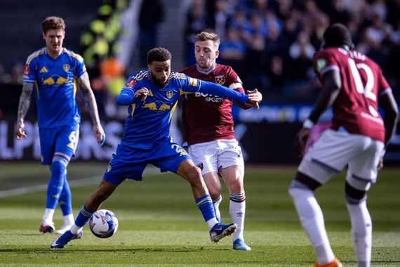'Đấu súng' nghẹt thở, Leeds United vào bán kết FA Cup chờ chiến Chelsea