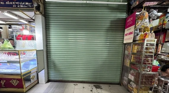 Bộ Y tế ra quân kiểm tra, nhiều cửa hàng mỹ phẩm ngưng bán