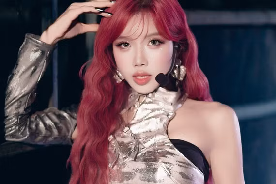 Chị đẹp Việt 'gây sốt' mạng xã hội, báo Trung Quốc liên tục nhắc tên