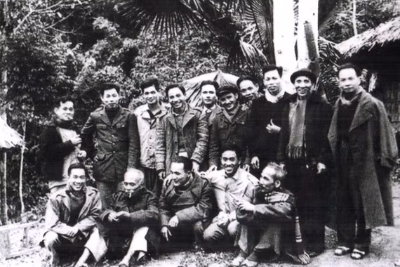 Hồ Tùng Mậu - Người chiến sĩ cộng sản kiên trung