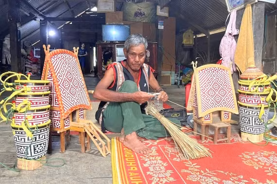 Những đảng viên gương mẫu, tiên phong ở buôn làng
