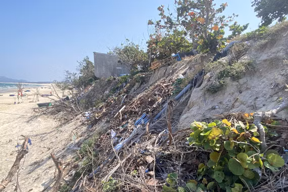 Cấp thiết xây dựng kè chắn sóng bảo vệ làng biển Trung Lương