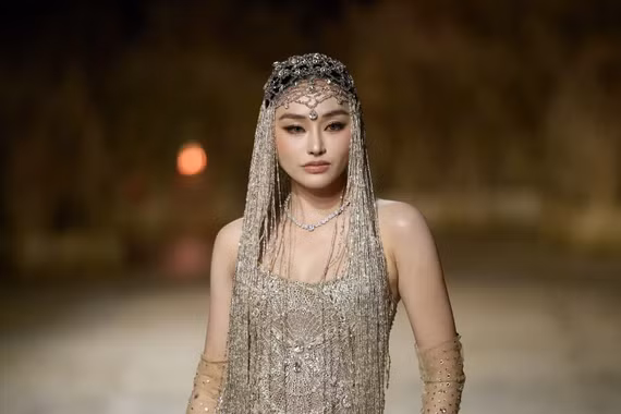 Hoa hậu Yến Nhi khoe vẻ quyến rũ ở tuổi 22