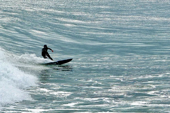 Lướt sóng- làn gió mới trên vùng biển Gia Lai.