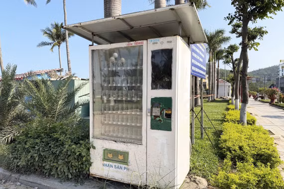 Nhiều máy bán hàng tự động dọc biển Quy Nhơn ngừng hoạt động