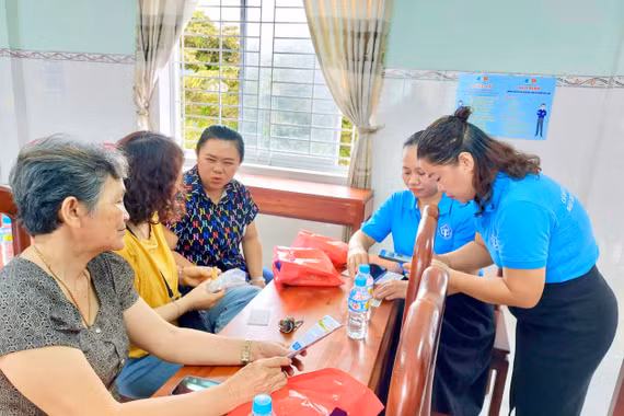Chung tay vun đắp “điểm tựa” an sinh cho người dân