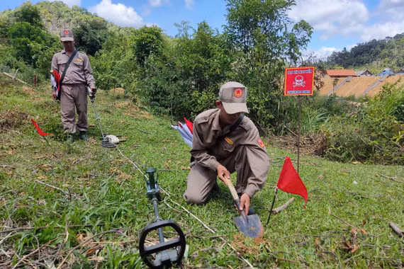 Lính công binh hồi sinh những vùng đất chết