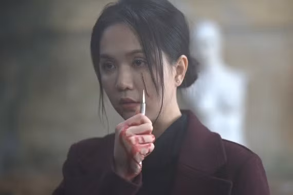 Vì sao phim có Ngọc Trinh đóng chính 'lép vế' ở phòng vé?
