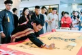 “Sống là cho đâu chỉ nhận riêng mình” 