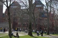 Tổng thống Mỹ ký sắc lệnh hạn chế cấp visa cho sinh viên quốc tế đến Đại học Harvard