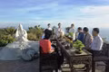 Ra mắt tour thưởng trà trên đỉnh Bàn Cờ, nơi tỉ phú Bill Gates từng ghé thăm