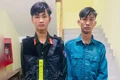 Bắt 2 thanh niên giả danh công an chặn xe 'vòi tiền' người dân