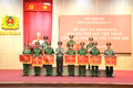 Ban tổ chức trao thưởng cho các tập thể đạt thành tích cao tại lễ bế mạc Đại hội TDTT Công an tỉnh Gia Lai lần thứ I.