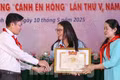 Bình Định trao giải thưởng 'Cánh én hồng' cho giáo viên Tổng phụ trách Đội tiêu biểu