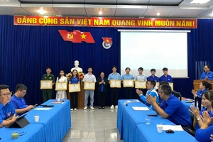 Khen thưởng 10 công dân trẻ tiêu biểu năm 2024