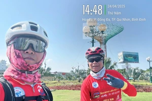 Hai cua-rơ Gia Lai đạp xe xuyên Việt đồng hành cùng Cúp Truyền hình TP. Hồ Chí Minh
