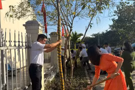 Huyện Phú Thiện phát động "Tết trồng cây đời đời nhớ ơn Bác Hồ". Ảnh: ĐVCC