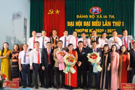 Ban Chấp hành Đảng bộ xã Ia Tul nhiệm kỳ 2025-2030 ra mắt Đại hội. Ảnh: Vũ Chi