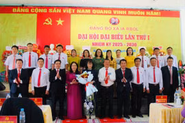 Ban Chấp hành Đảng bộ xã Ia Rbol nhiệm kỳ 2025-2030 ra mắt Đại hội. Ảnh: Vũ Chi